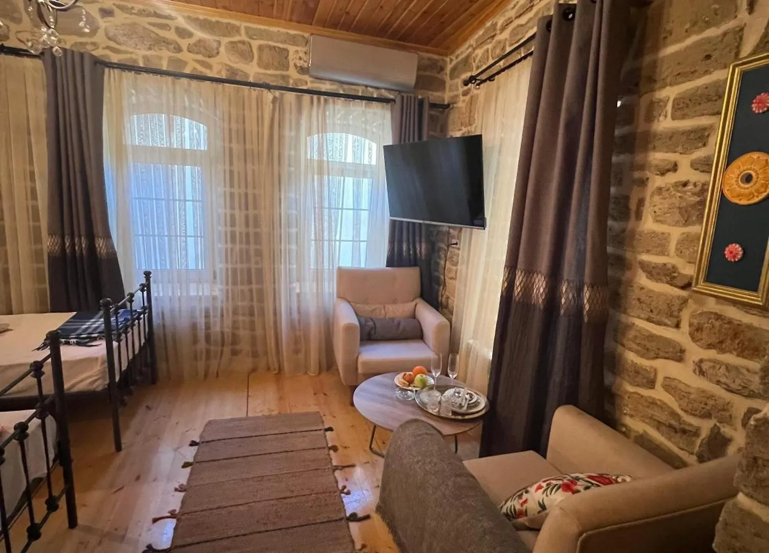 Old Rooms Hotel Nz Bakoe