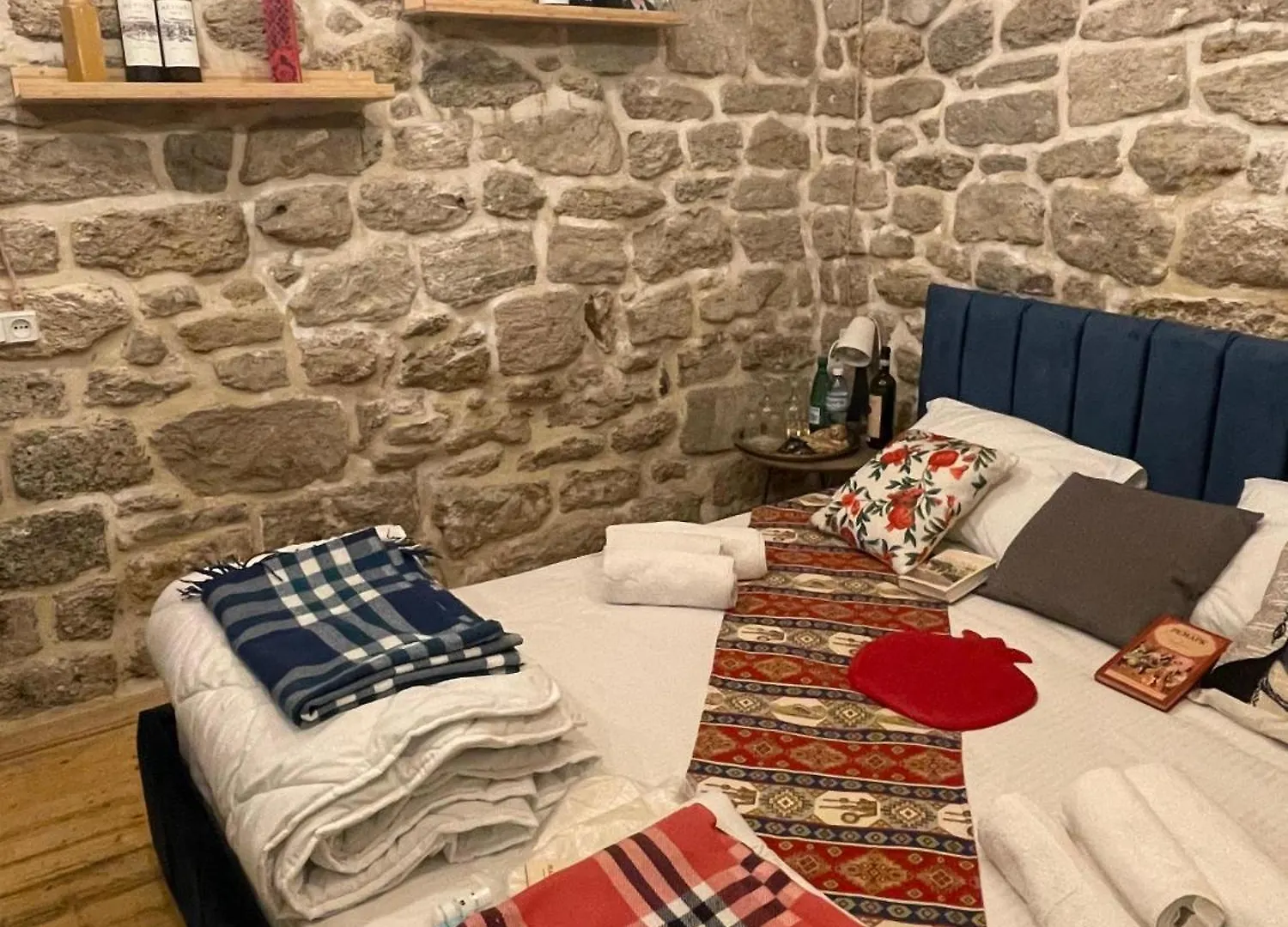 Old Rooms Hotel Nz Bakoe