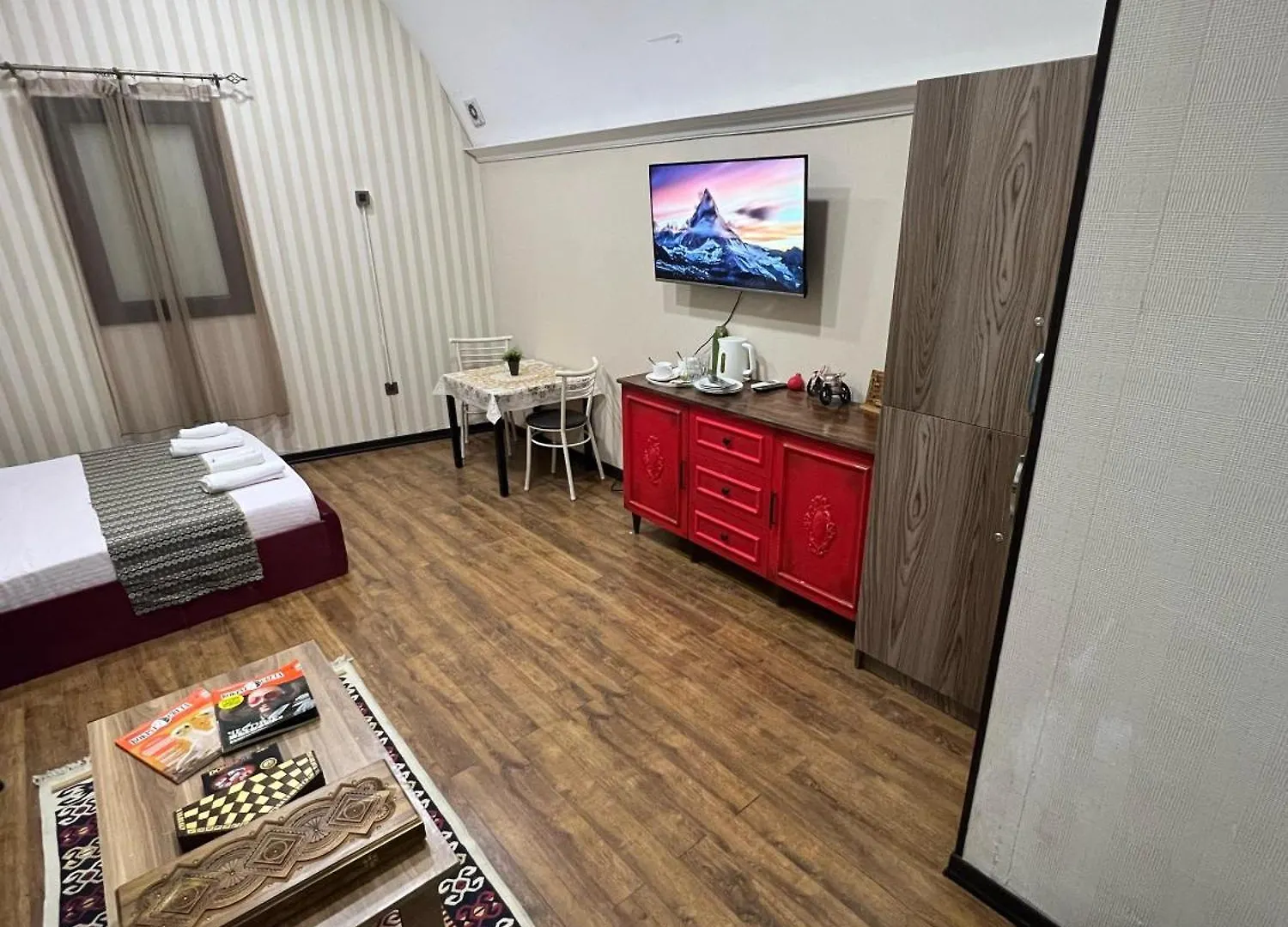Old Rooms Hotel Nz Baky