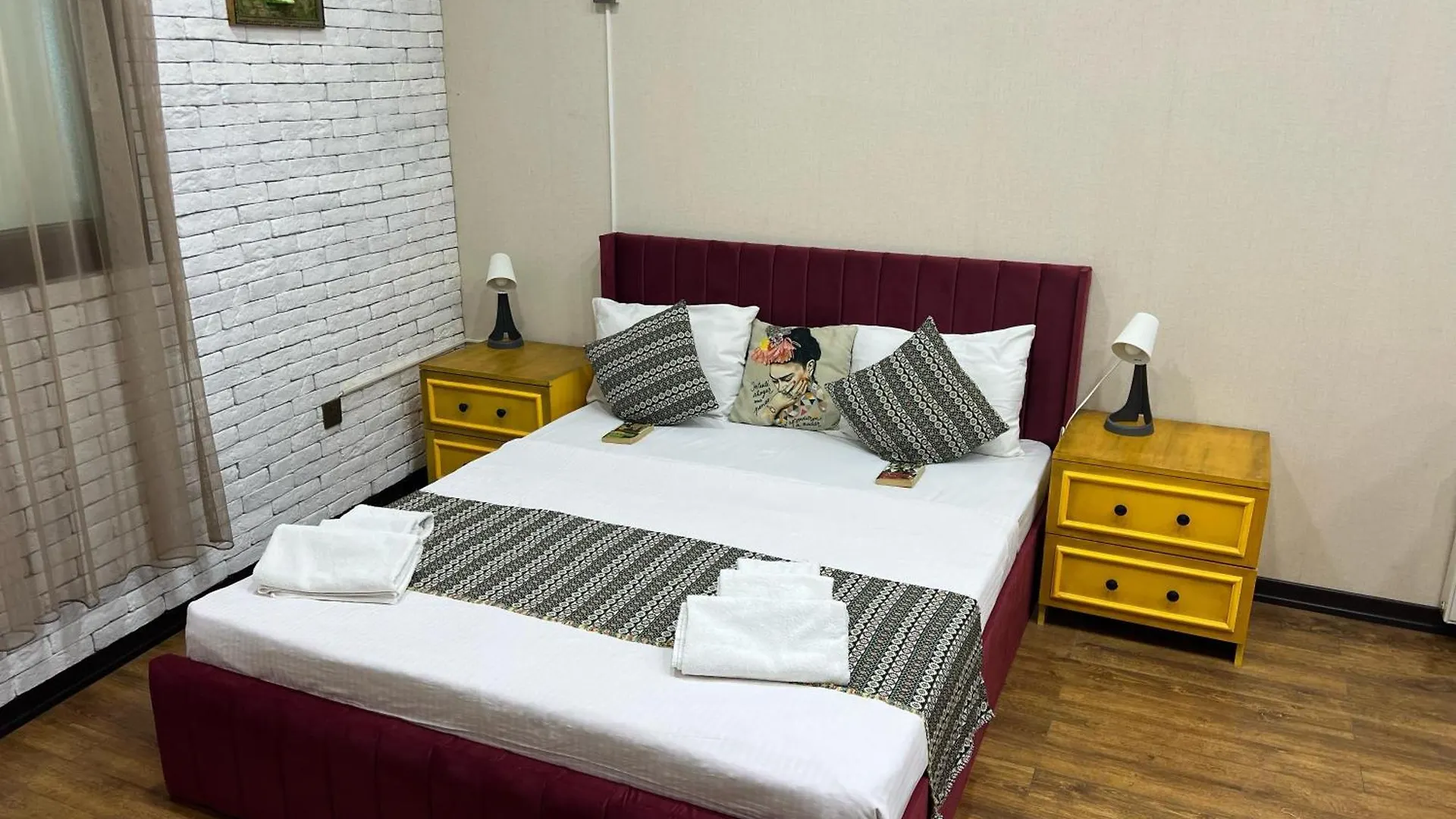 באקו Old Rooms Hotel Nz 0*,  אזרבייג'ן